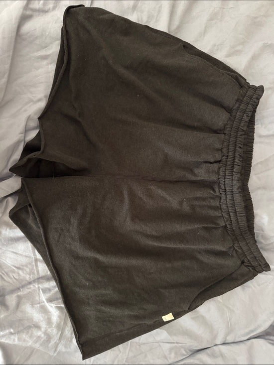 Vuori Pants - Vuori Dreamknit Boyfriend Shorts Black medium women’s